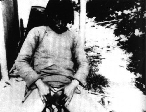 南京大屠杀妇女被歼,南京大屠杀解剖女人图,大屠杀妇女暴行视频
