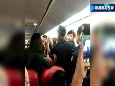 2名中国游客飞机上侮辱空姐视频,人肉2名活宝游客是谁照图