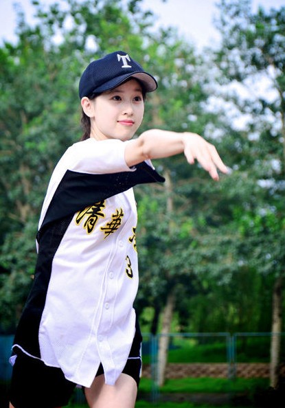 奶茶妹妹与刘强东恋情结束分手费3000万,奶茶妹妹清空微博原因