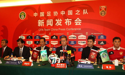 佩兰2015亚洲杯国足名单,乌兹主帅感慨国足很强大,女排球星张常宁