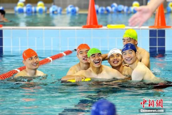 佩兰2015亚洲杯国足名单,乌兹主帅感慨国足很强大,女排球星张常宁