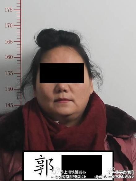 小三当街遭3女子暴打,女子路遇小三出手暴打,小三被原配当街暴打