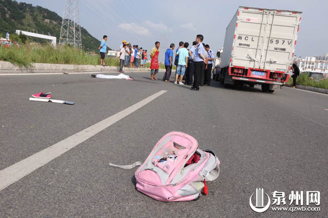 女生路上被撞身亡图,女儿跳楼母亲自缢身亡,妙龄女子被撞身亡