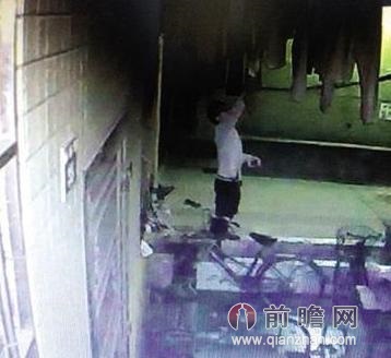 恋物癖男子偷女子内衣图 7岁男孩患上恋物癖 什么是恋物癖?