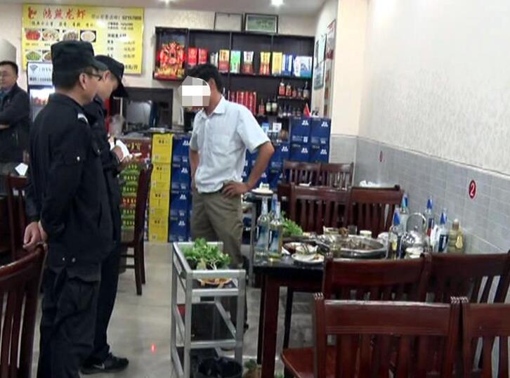 两男子频吃霸王餐被抓, 广东武警吃霸王餐照片根据什么处罚