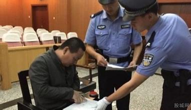 空姐微信交友被骗财骗色 15名女大学生被大叔骗财骗色