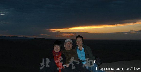 央视主持人董浩将退休, 董浩后谁来接班神秘妻女照片曝光退休