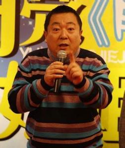 央视主持人董浩将退休, 董浩后谁来接班神秘妻女照片曝光退休