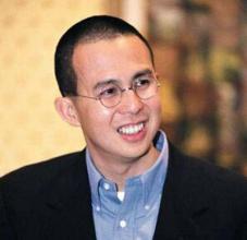 李泽楷小20岁新欢曝光, 李泽楷李嘉诚父子恩怨为何不娶梁洛施