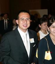 李泽楷小20岁新欢曝光, 李泽楷李嘉诚父子恩怨为何不娶梁洛施