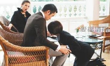 杨丞琳罕见谈恋情与李荣浩大婚在即,杨丞琳早年不堪入目的照片