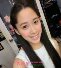欧阳妮妮又出事擅闯房屋拍照被警告, 欧阳妮妮与男友接吻照曝光