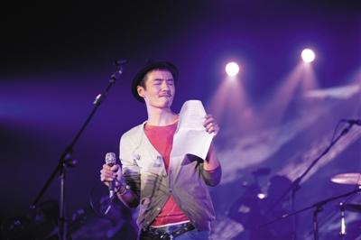 朴树为什么缺钱原因出场费是多少？朴树在娱乐圈地位为何退出歌坛