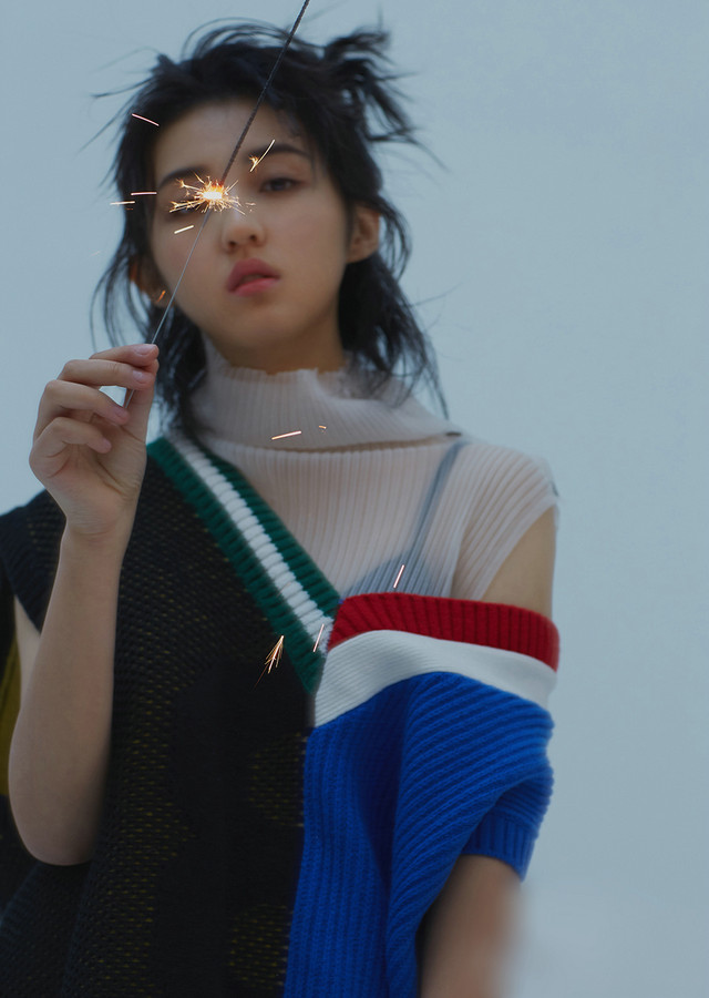 张子枫为什么那么矮身高腿粗成硬伤?出名太早家庭背景成谜?