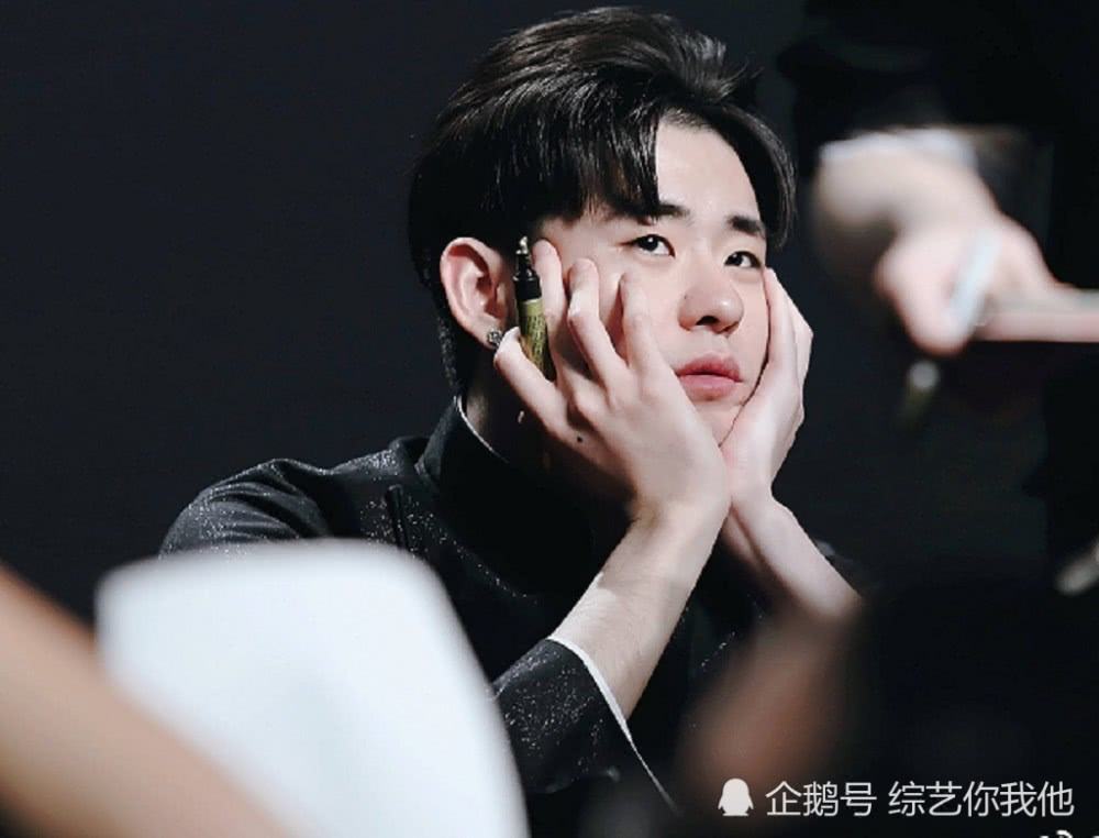 张云雷为什么叫二爷 张云雷还有哪些别名人品怎么样