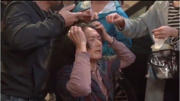 周润发片场受伤缝针后为什么要马上拍摄 是敬业还是无奈?