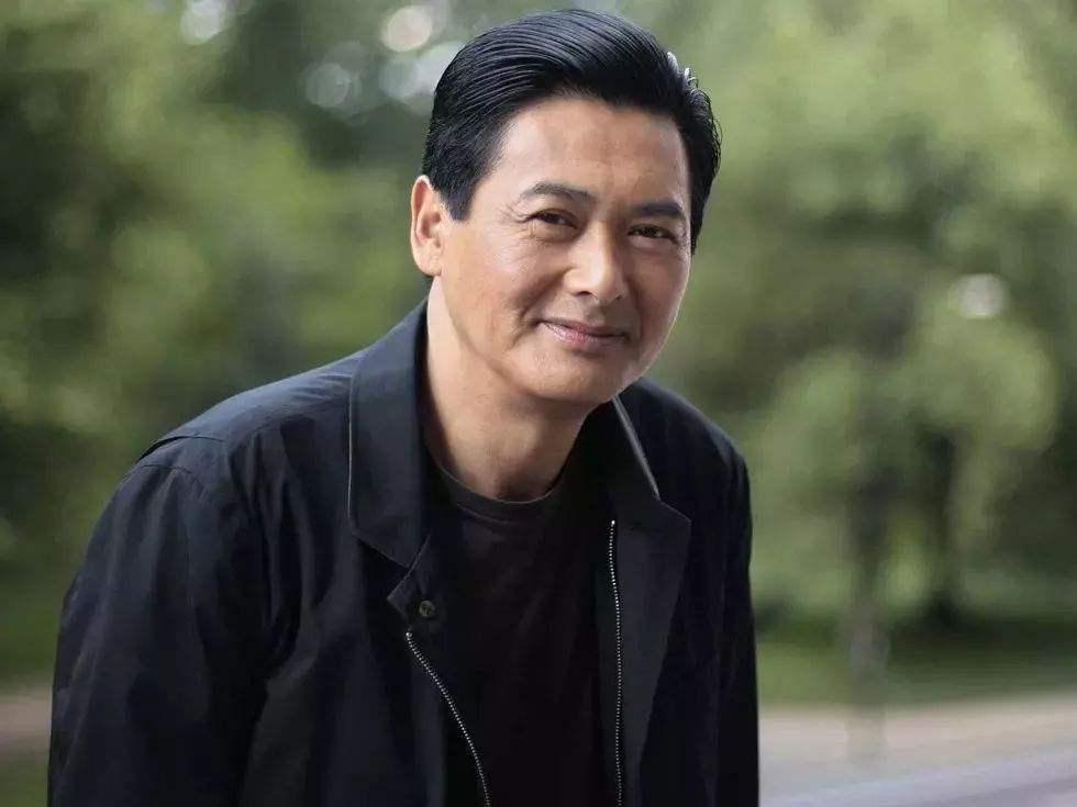 周润发片场受伤缝针后为什么要马上拍摄 是敬业还是无奈?