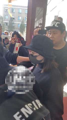 赵丽颖儿子干爸妈身份曝光出乎意料 干妈竟然不是大哥谢娜而是她