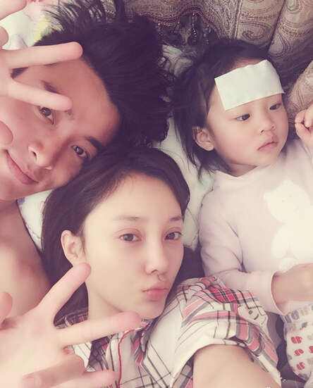 贾乃亮与李小璐离婚了没有?贾乃亮妈妈首发声宣布二人婚姻结局