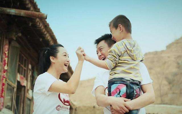 曹颖近照曝光认不出胖成谢大脚 曹颖得了什么病好了吗最新消息