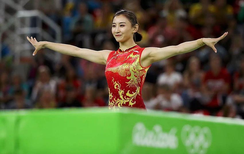 何雯娜现在在做什么她的现任男友是谁?她和陈一冰到底是谁说谎?