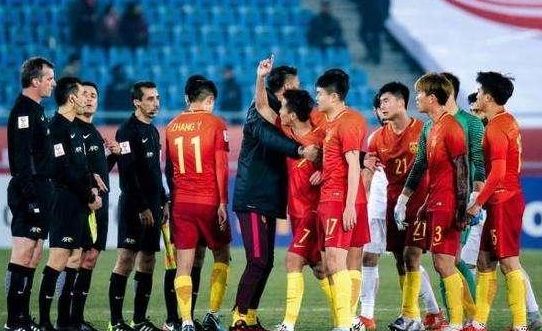 韦世豪父母是做什么的脾气大被指遗传?韦世豪恒大年薪多少有钱吗