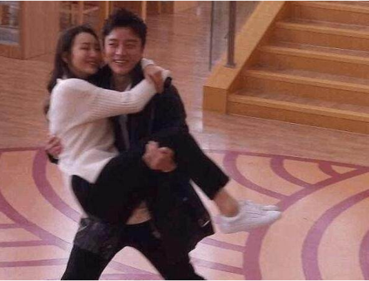 推手柳青阳大结局没有跟陈一凡在一起 贾乃亮王鸥吻戏集锦视频戳