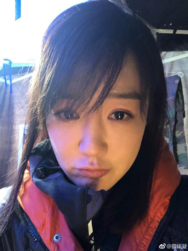 胡歌美国约会薛佳凝两人已秘密结婚?女方被曝和神秘男亲密照