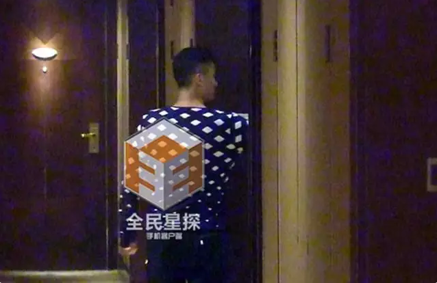 胡歌新女友曝光终于不是薛佳凝了!王凯恋情也曝光明家三兄弟都有
