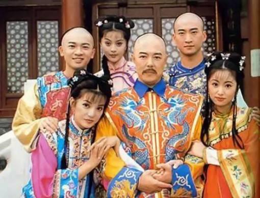 张铁林现任老婆是谁照片曝光好漂亮 张铁林有几任老婆资料现状