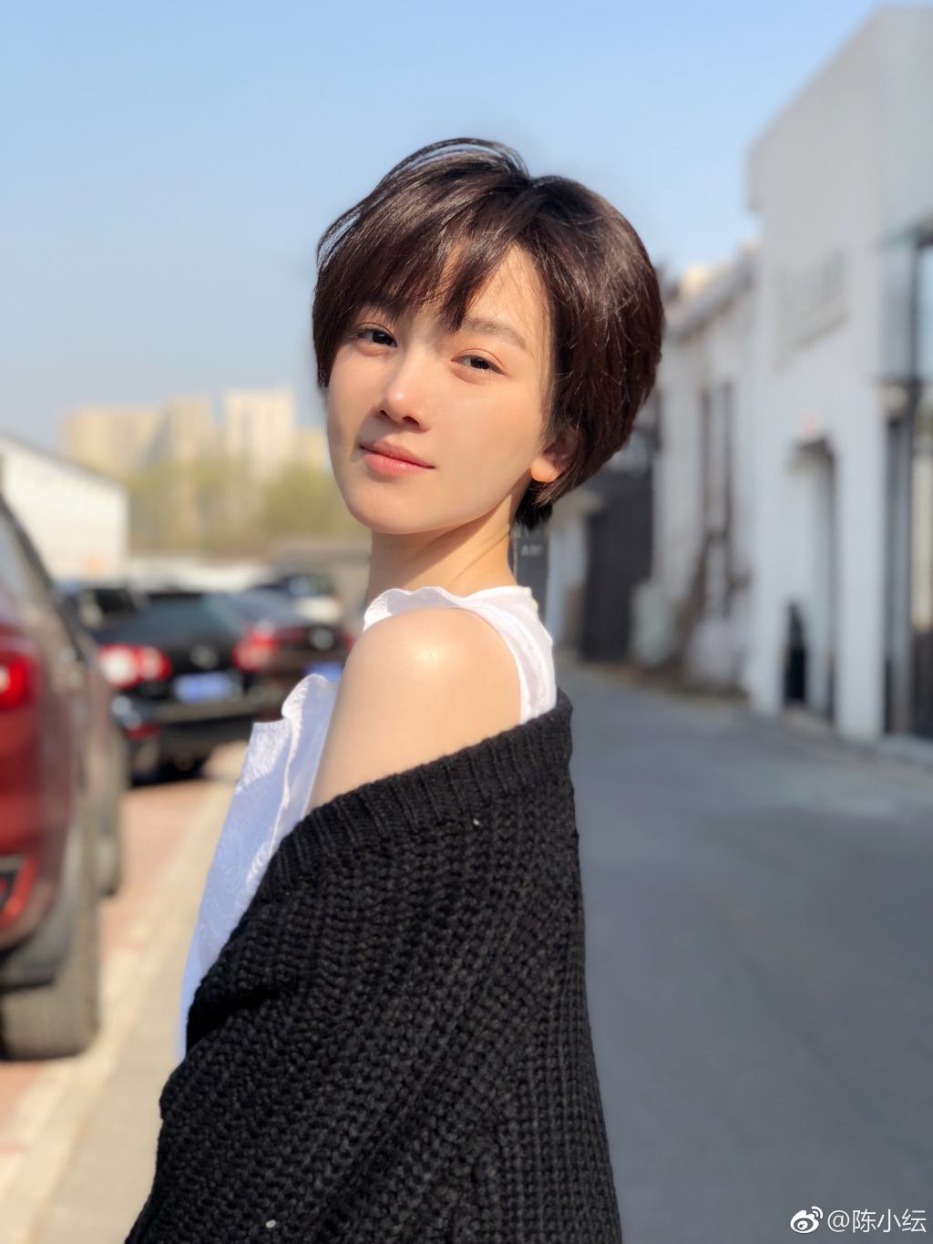 СӾ˶ԱΪۣСӾװ鱻Ļgirl