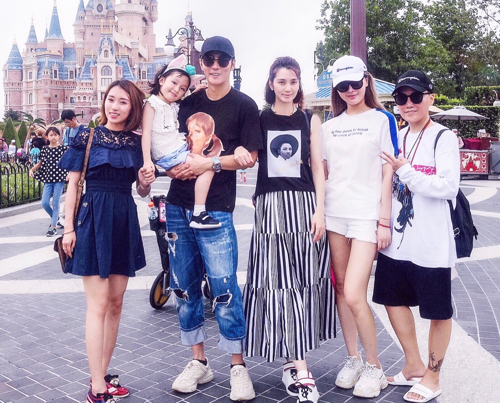 张丹峰爸妈反对洪欣怎么回事?张丹峰洪欣离婚了吗最新消息