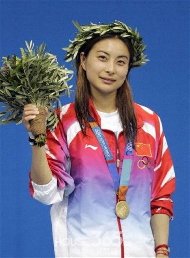 郭晶晶女儿正面照曝光豪宅细节 网友感叹:郭晶晶终于炫富了!