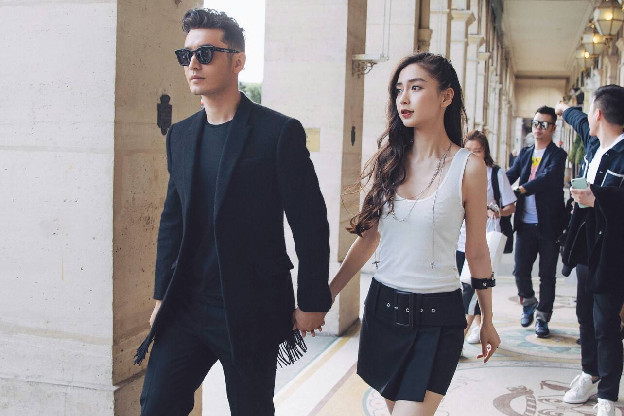 黄晓明儿子小海绵正面照曝光神似爸爸 杨颖素颜好丑遭网友抨击。
