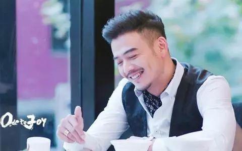“小包总”杨烁出轨美女?聊天记录遭曝光
