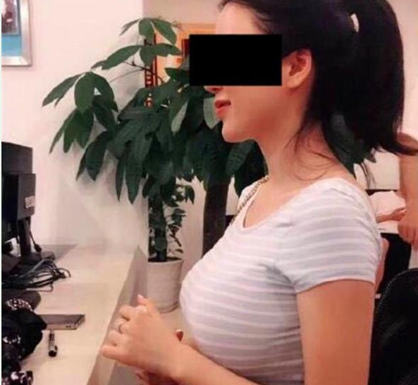 刘强东章泽天离婚了吗真相曝光 刘强东涉事女主照片背景