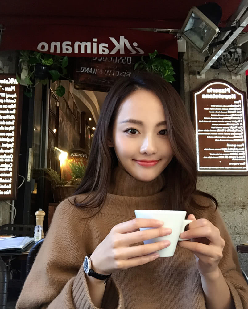 妻子团排挤张嘉倪再添石锤 章子怡评价张嘉倪娇气花不喜欢这类!