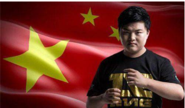 UZI简自豪再上热搜!出现在人民日报却被秒删是为何?