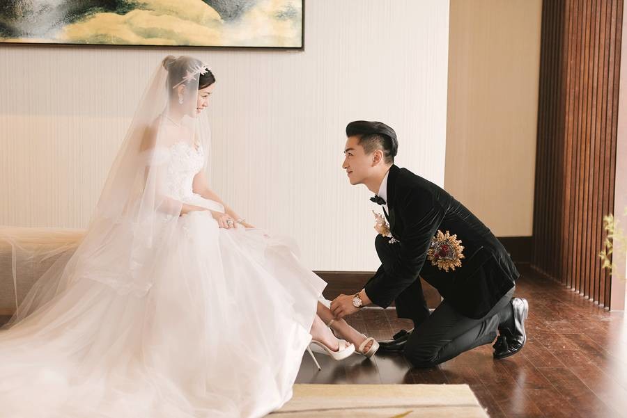 几个细节证明陈晓真的很爱陈妍希!深挖陈晓机场大哭的到底是什么