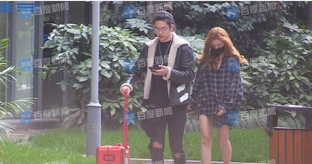 屈楚萧家里很有钱是富二代吗家境曝光 屈楚萧的父母是谁资料介绍
