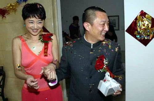 张若昀的生母亲生母亲是谁资料照 张若昀和继母刘蓓关系怎么样