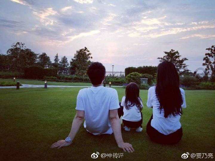 最新进展贾乃亮李小璐和好了!两人风波后首度合体晒恩爱照片!