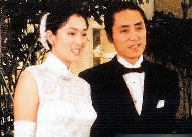 张艺谋最爱巩俐为什么不娶她?怪不得巩俐每次见他都要流泪