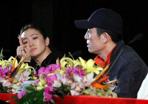 张艺谋最爱巩俐为什么不娶她?怪不得巩俐每次见他都要流泪