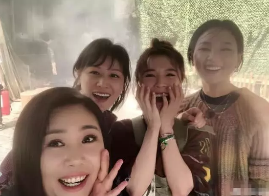 黄雅莉捅周笔畅一刀现在为什么没人提了?深扒黄雅莉黑历史!