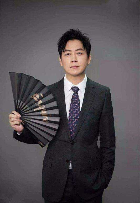 尹姝贻潘粤明首度回应了!粉丝深扒尹姝贻个人资料有大发现!