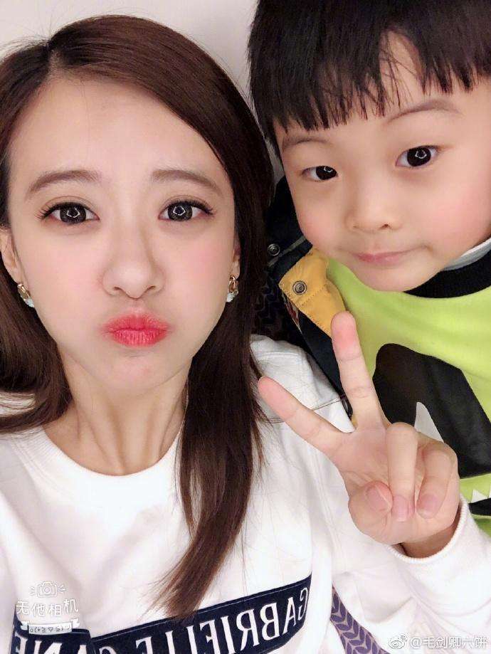 毛剑卿遭前妻痛斥搞小三玩女人！毛剑卿离婚了吗周晶洁为何否认？