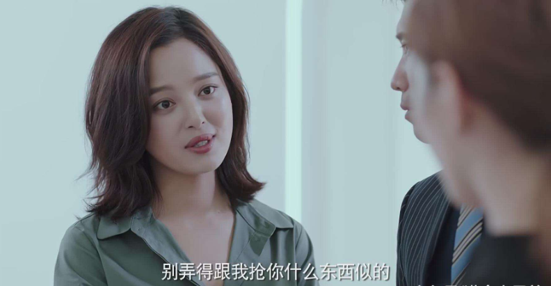 辛芷蕾的老公是谁家境有多豪?辛芷蕾的嘴唇是天生的还是整的?