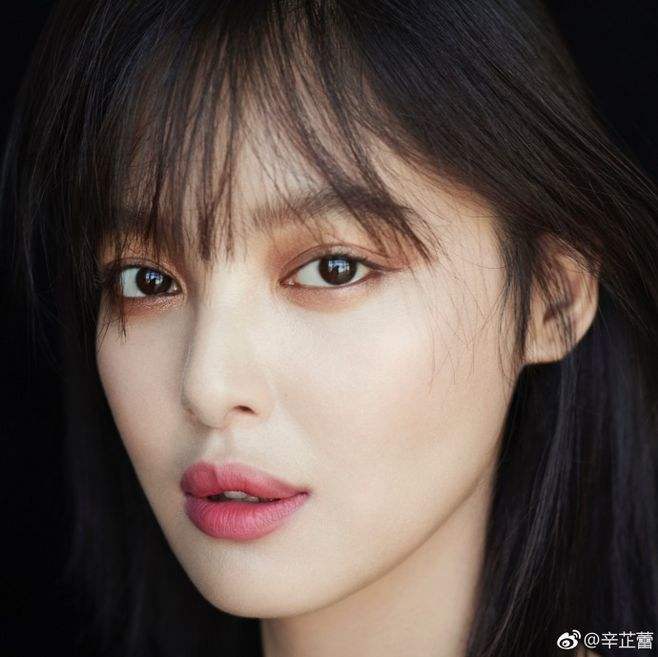 辛芷蕾的老公是谁家境有多豪?辛芷蕾的嘴唇是天生的还是整的?