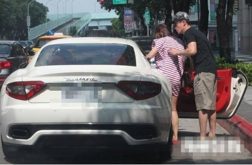 林心如回应已怀二胎希望是个小子。霍建华低调透露息影陪产!
